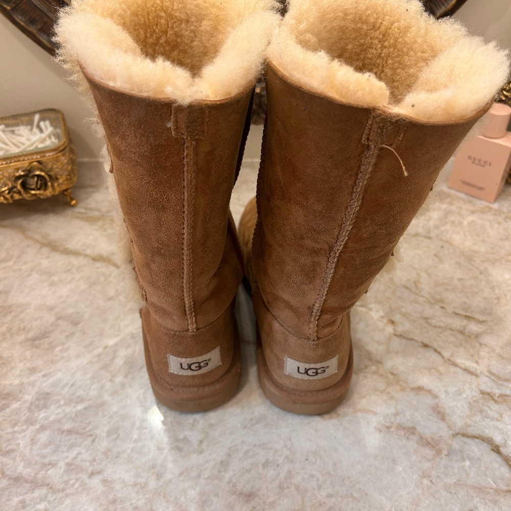 Kids Brown Ugg Boots - Picture 3 of 3